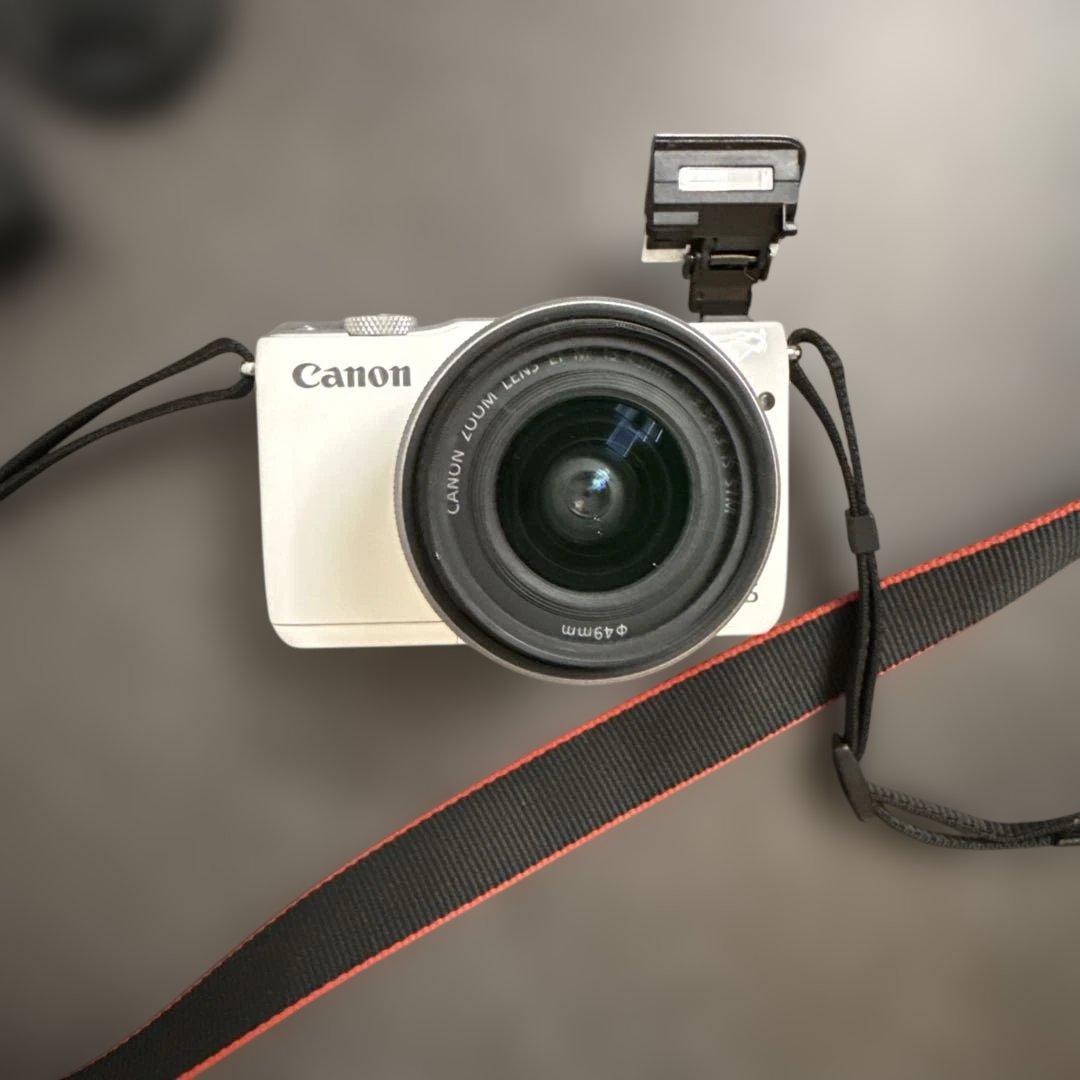 【美品】Canon 一眼レフカメラミラーレス✨《EOSM10》