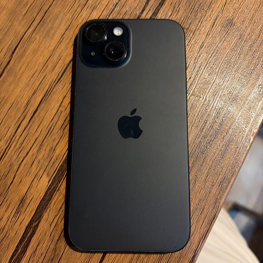 iPhone 15 ブラック本体　128GB