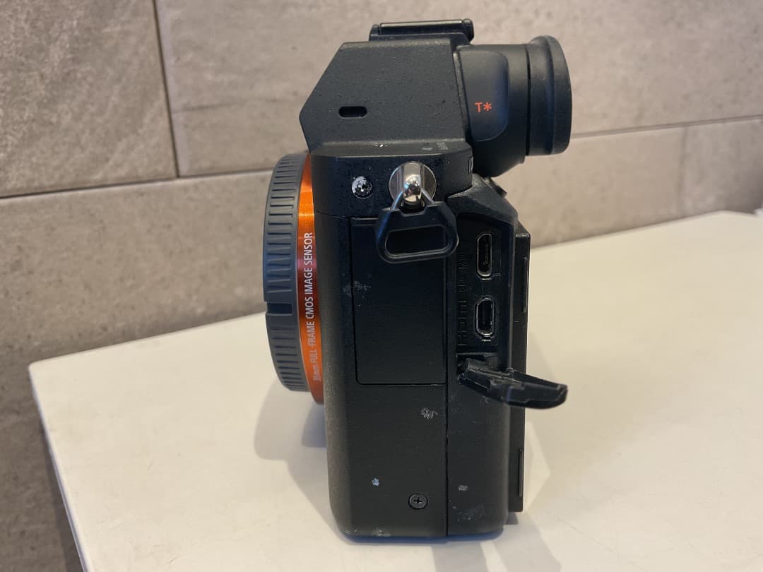 訳あり★ソニー α7S II（ILCE-7SM2）ボディ（バッテリーあり）