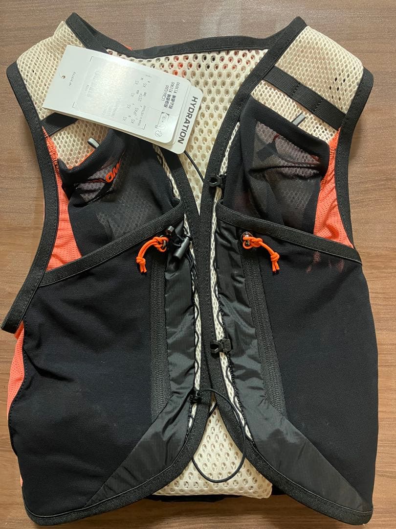 サロモン ACTIVE SKIN 12 ウィメンズ XS 新品未使用　ボトル付 ACTIVE SKIN 12 – サロモン公式オンラインストア