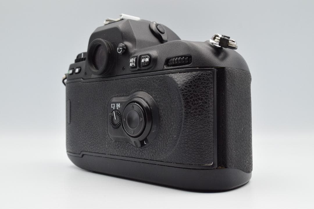 【美品】Nikon F100 フィルム一眼レフカメラ #NB003