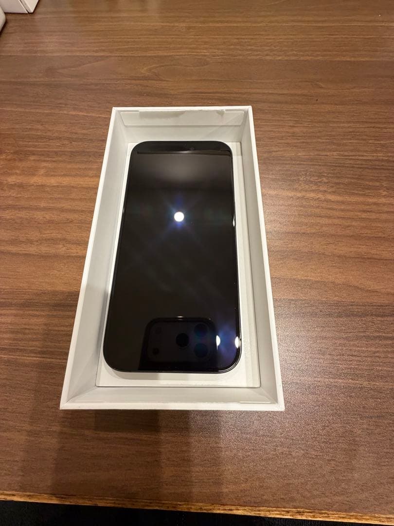 iPhone 15 Pro 本体　値下げ中