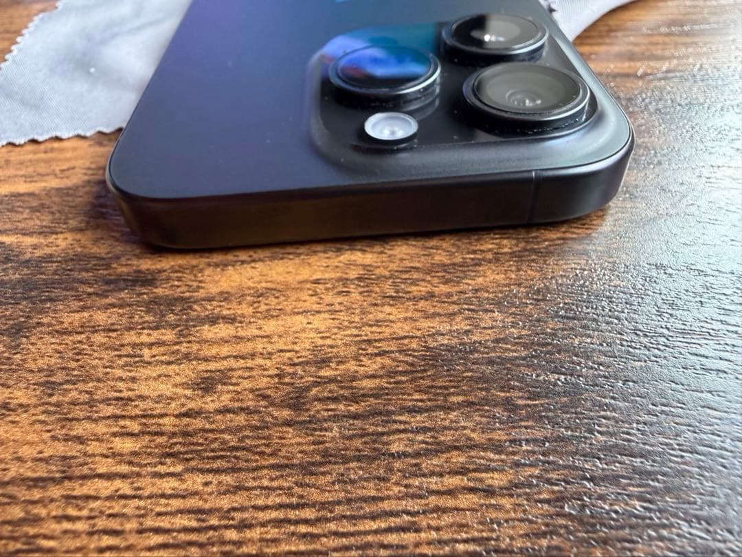 iPhone 15 Pro 本体　値下げ中