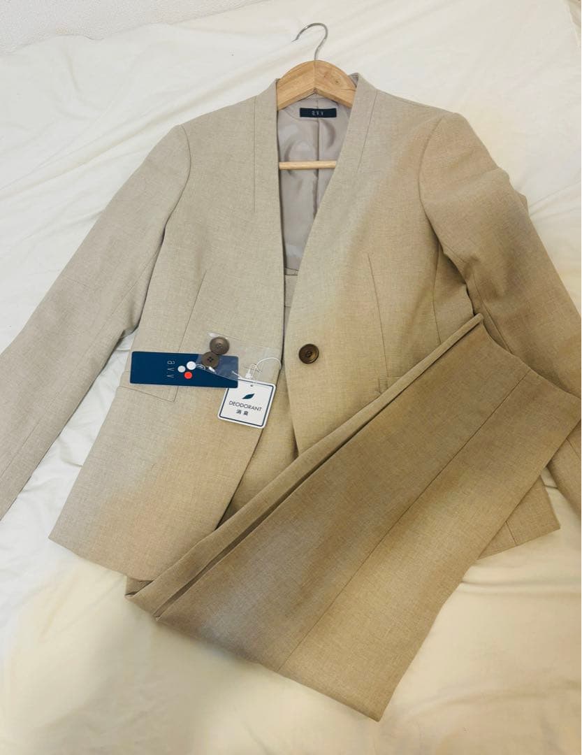 【新品未使用】a.v.v MANTECOイタリア製ベージュ パンツスーツSサイズ SILVER LINE】【【年間】1釦シングルパンツスーツ/ベージュ