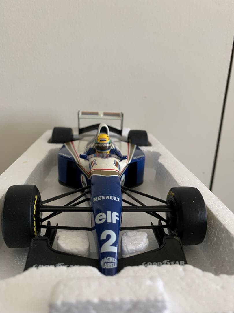 アイルトン・セナ F1カー 1:18 エルフ・ルノー - メルカリ