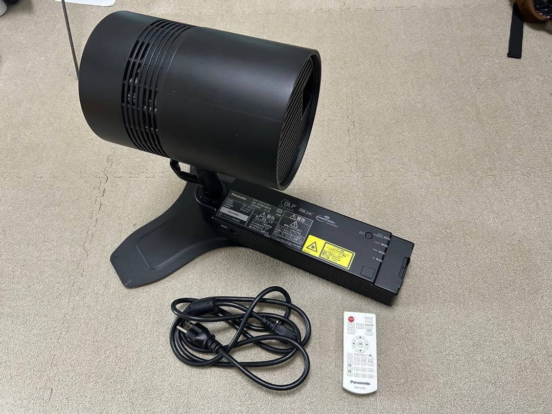 【中古美品】パナソニック　DLPプロジェクターNTN9100B 置型タイプ 中古美品】パナソニック DLPプロジェクターNTN9100B 置型タイプ - メルカリ