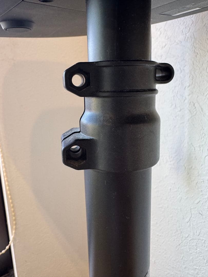 スタンド付き　KORG スピーカー ブラック 二つのユニット