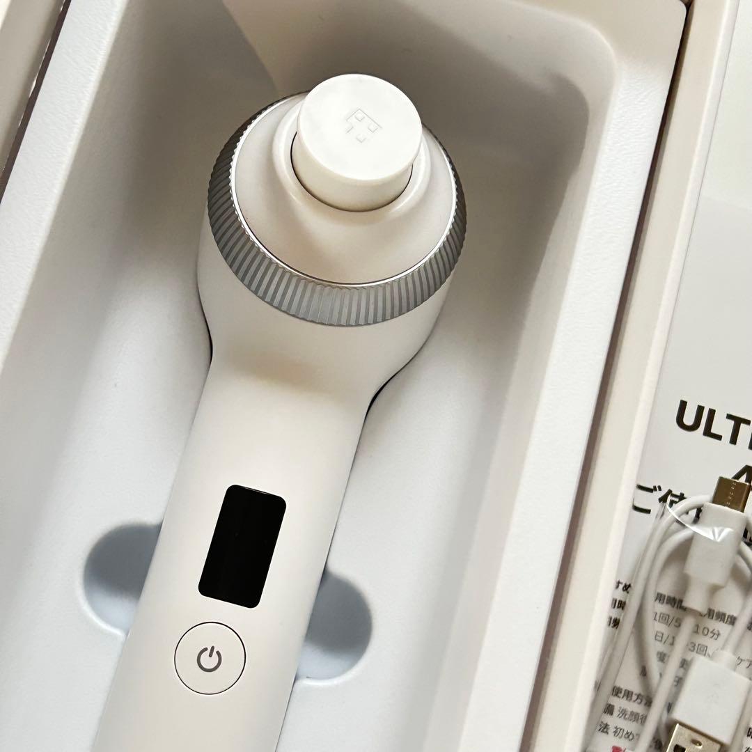 箱付き medicube ULTRA TUNE 0.68 美顔器 AGE-R