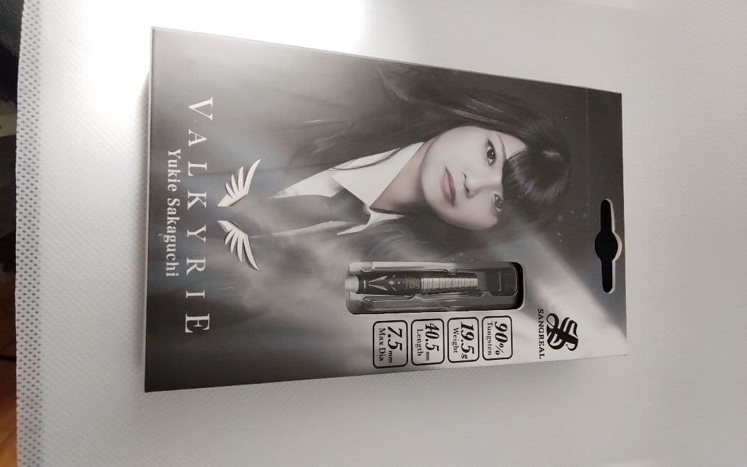 茱*萸様 サングリアル!坂口優希恵!極美品!新品同品!付録未開封!ダーツ