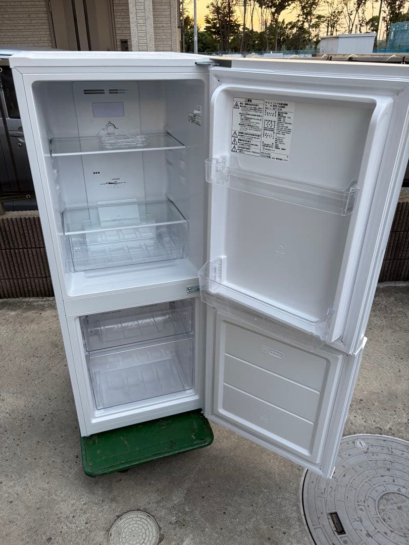 2023年製 超美品 ニトリ 冷蔵庫 NTR-140WH 140L 家電　配達可