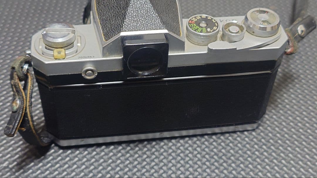 希少品 ニコンF レンズ付き 一眼レフ フィルムカメラ