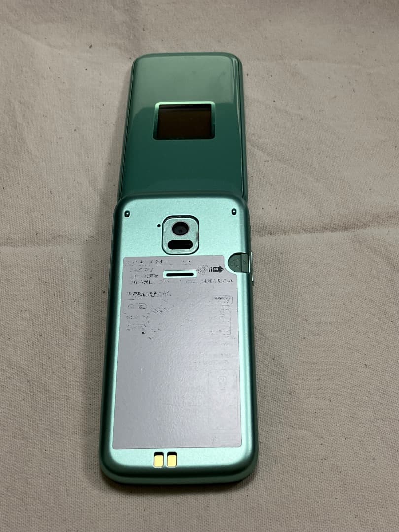 docomo F-02J らくらくホン ミントグリーン［ジャンク］ - メルカリ