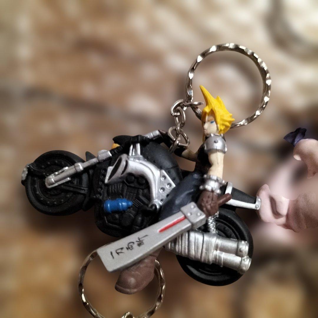 ファイナルファンタジー7 フィギュアキーホルダー - メルカリ