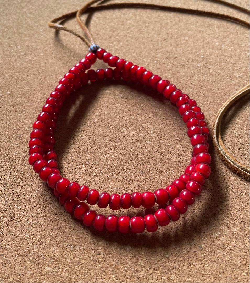 濃い赤ビンテージ ホワイトハーツ ネックレス - メルカリ