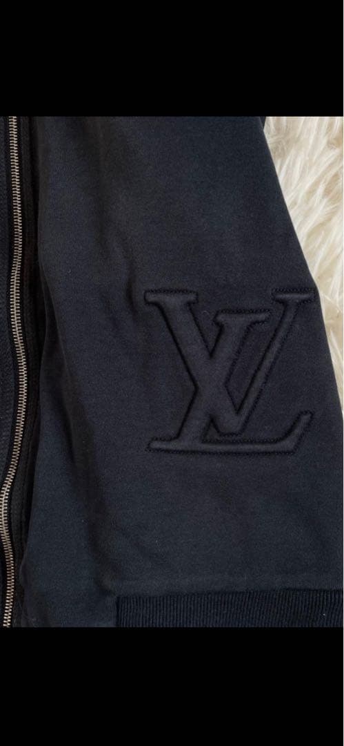 美品 ルイヴィトン パーカー LVロゴ エンボス ダミエ ダークネイビー L