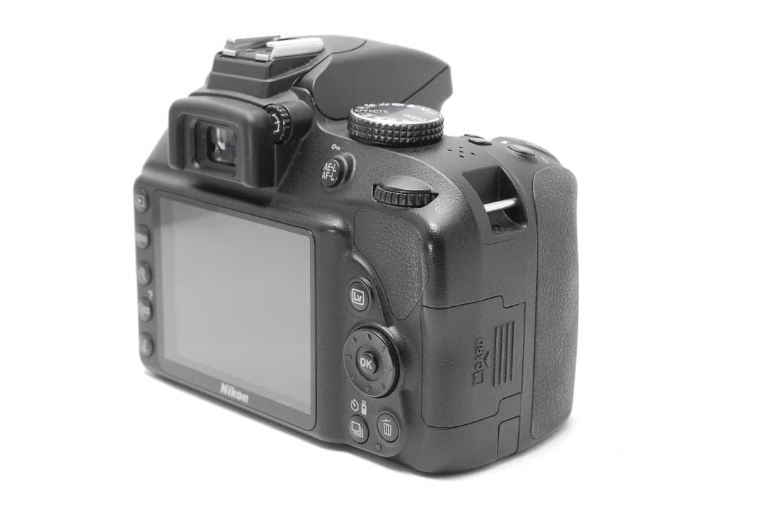 【新品級美品】Nikon D3300 高精細2416万画素 動画撮影 小型軽量