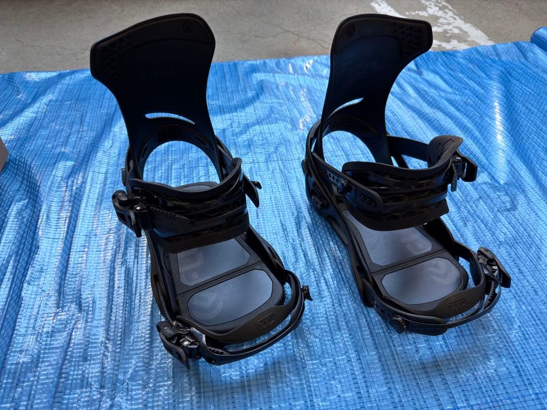 FLUX DS 21-22モデル　BLACK ブラックM 中古 超希少カラー】FLUX DS レイトモデル Mサイズ BLACK SPLASH