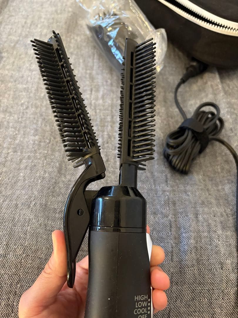 LOUVREDO 復元ドライヤー ブラシヘアアイロン 未使用ケース付き