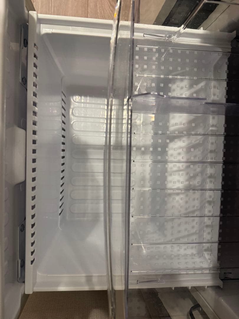 シャープ冷蔵庫　137ℓ SJ-D14F-S【東京都内】