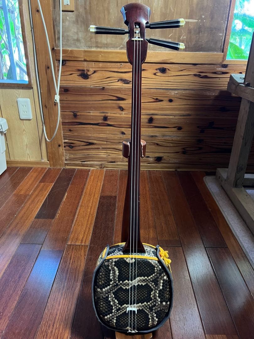 三味線本体 ヘビ革製 黒・茶色　人工 米須三線店】沖縄三線 初心者向けスタンダードセット 本蛇皮『強化二重