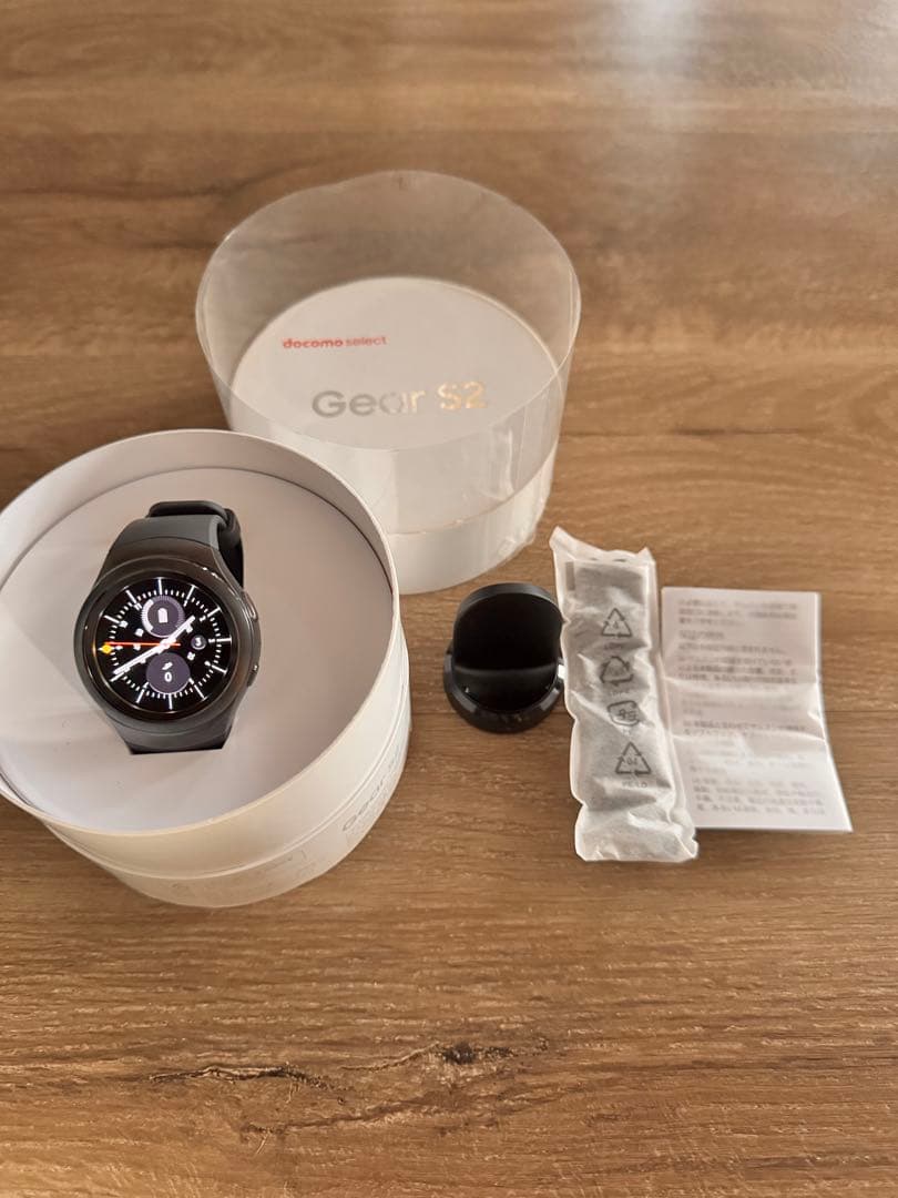 【ほぼ新品】galaxy docomoselect Gear S2