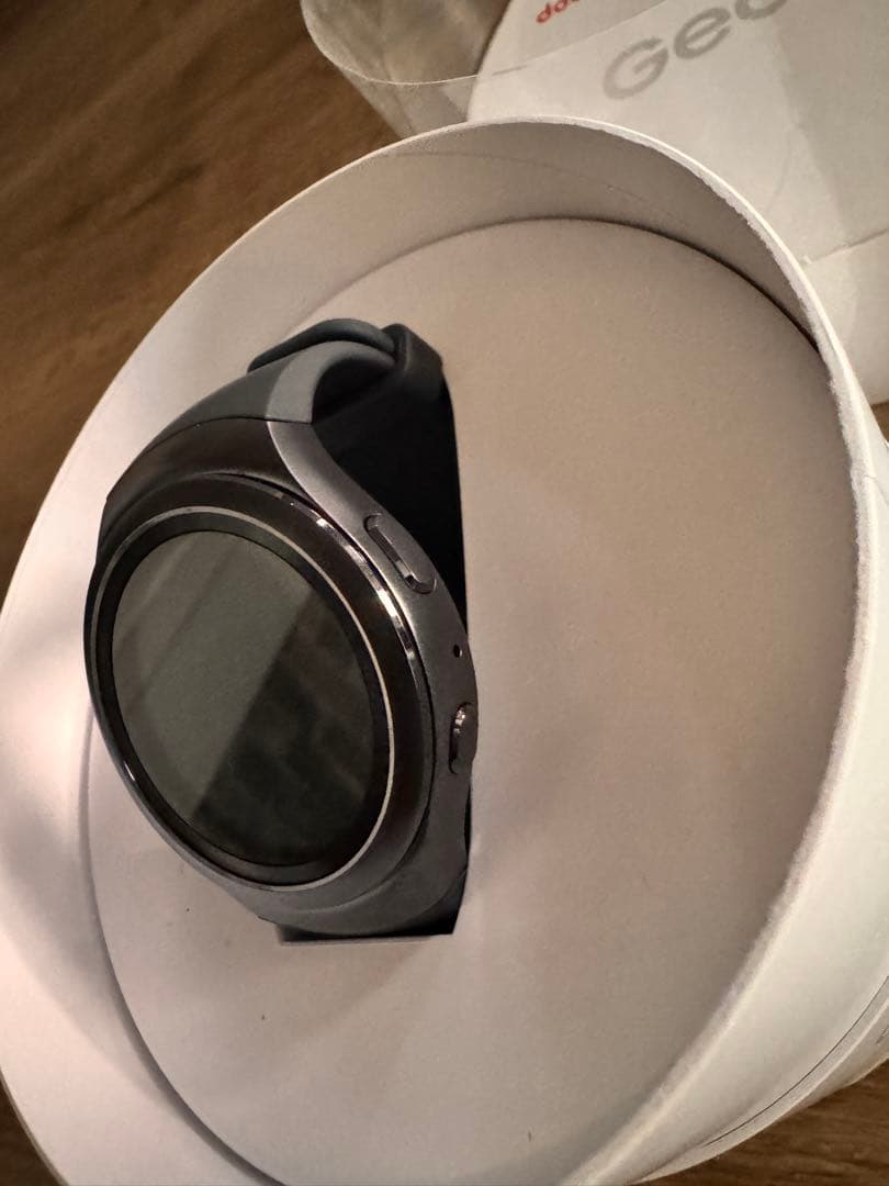 【ほぼ新品】galaxy docomoselect Gear S2