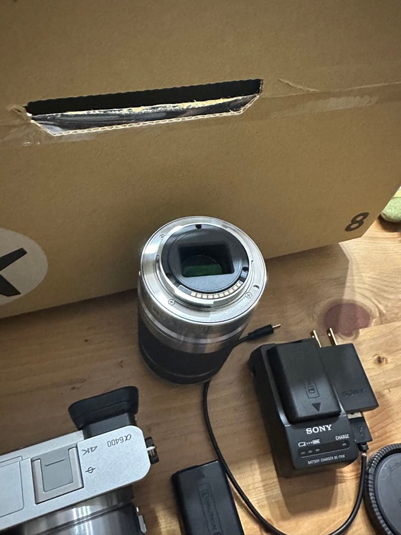 SONY α6400 ミラーレス一眼カメラ　ダブルズームキット【おまけ付き】