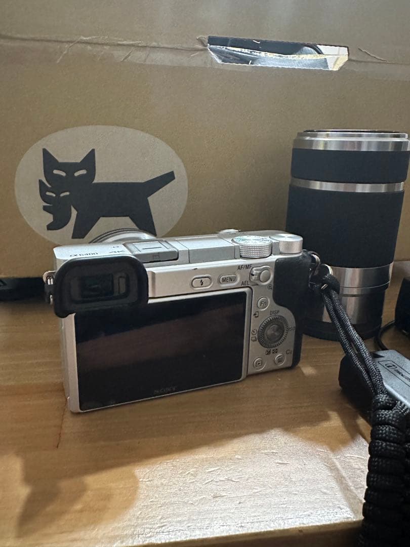 SONY α6400 ミラーレス一眼カメラ　ダブルズームキット【おまけ付き】