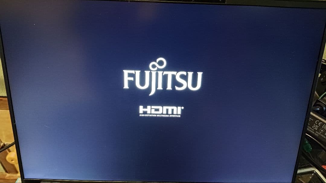 FMV U90J3B 黒 箱有　完動品　美品