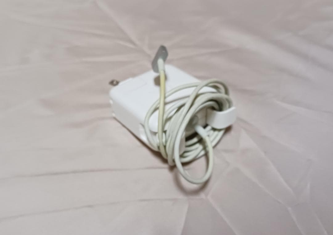 MacBook Air (13-inch, Early 2014)　充電器付属