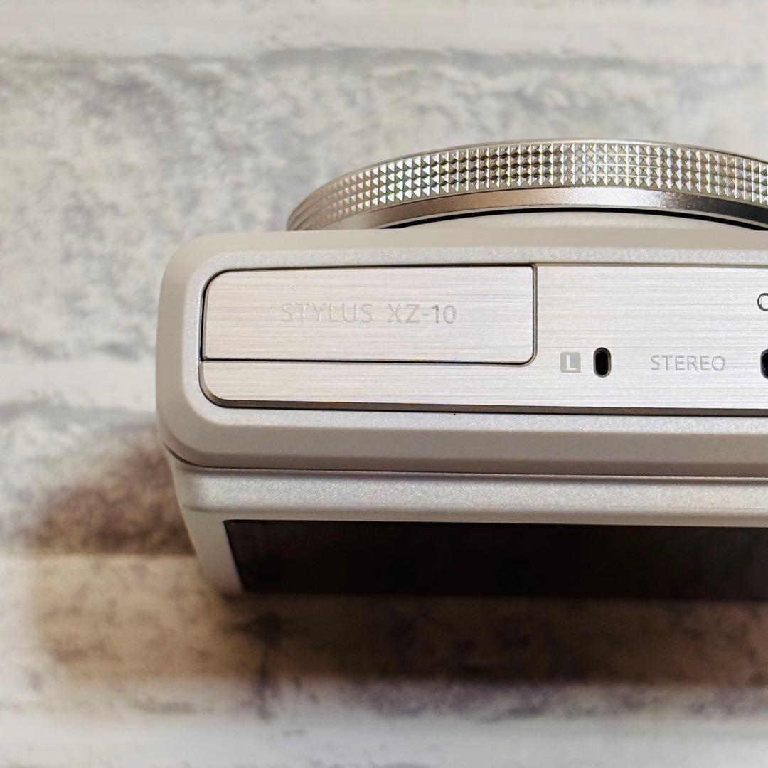 OLYMPUS STYLUS XZ-10 コンデジ　ホワイト　箱付き