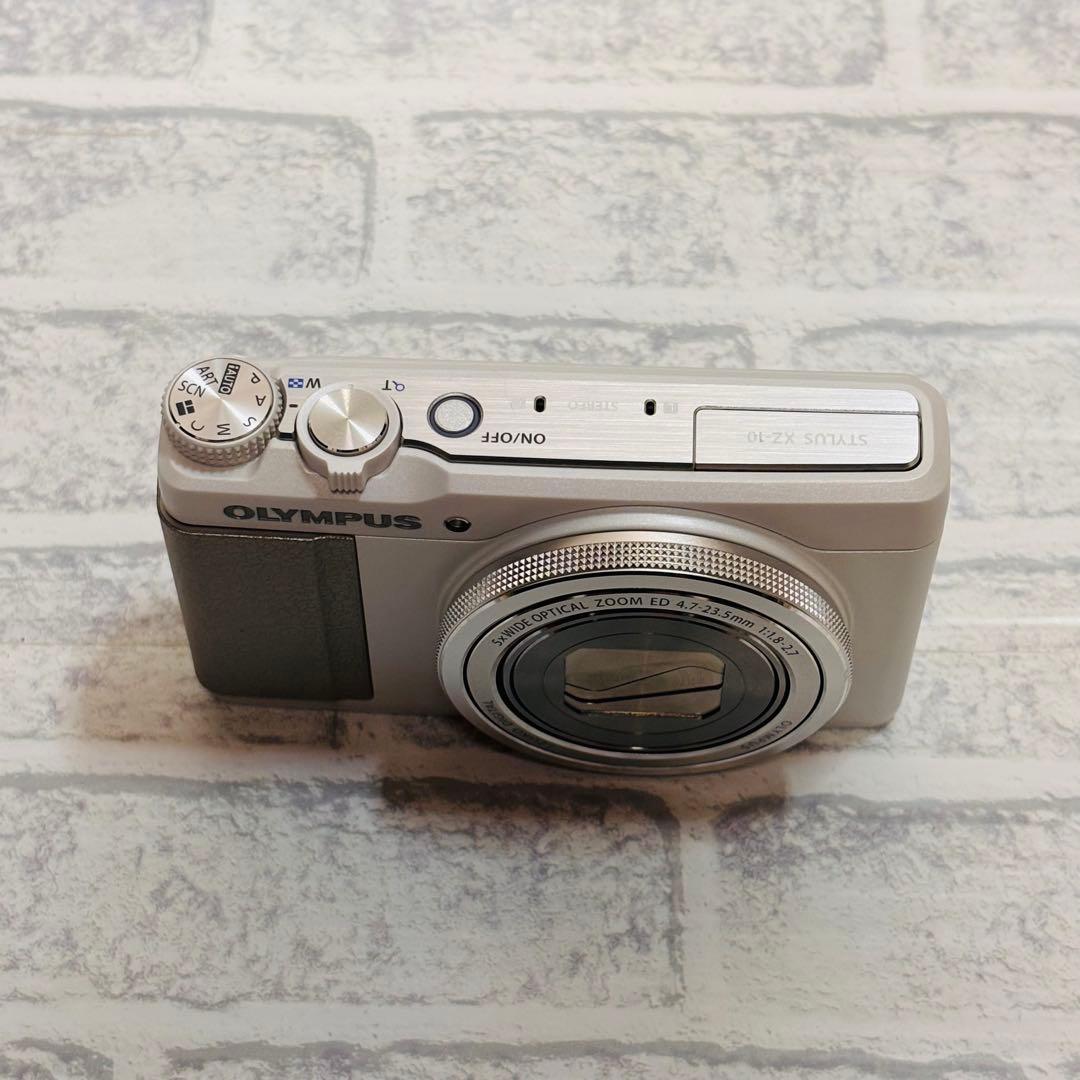 OLYMPUS STYLUS XZ-10 コンデジ　ホワイト　箱付き