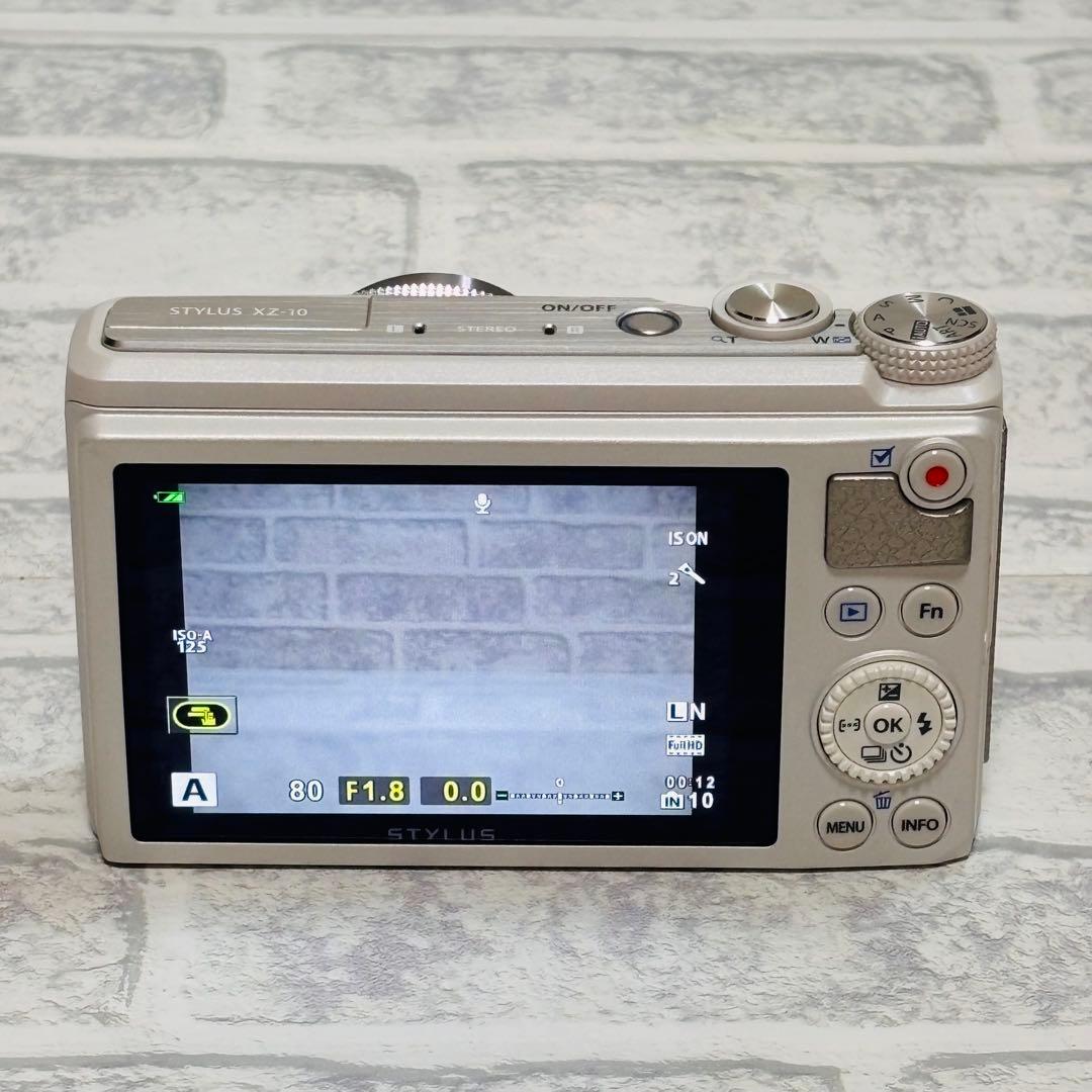 OLYMPUS STYLUS XZ-10 コンデジ　ホワイト　箱付き