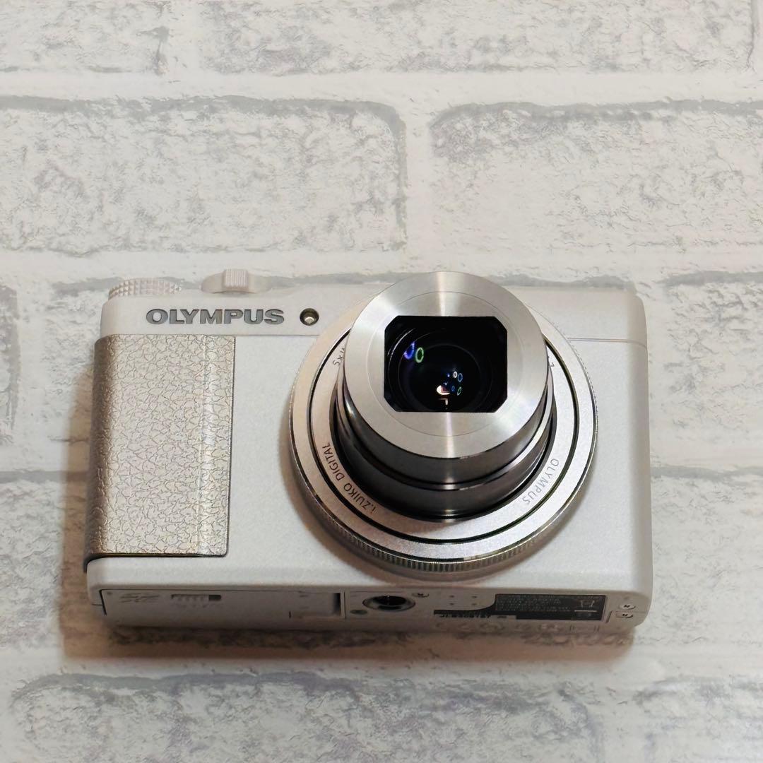 OLYMPUS STYLUS XZ-10 コンデジ　ホワイト　箱付き
