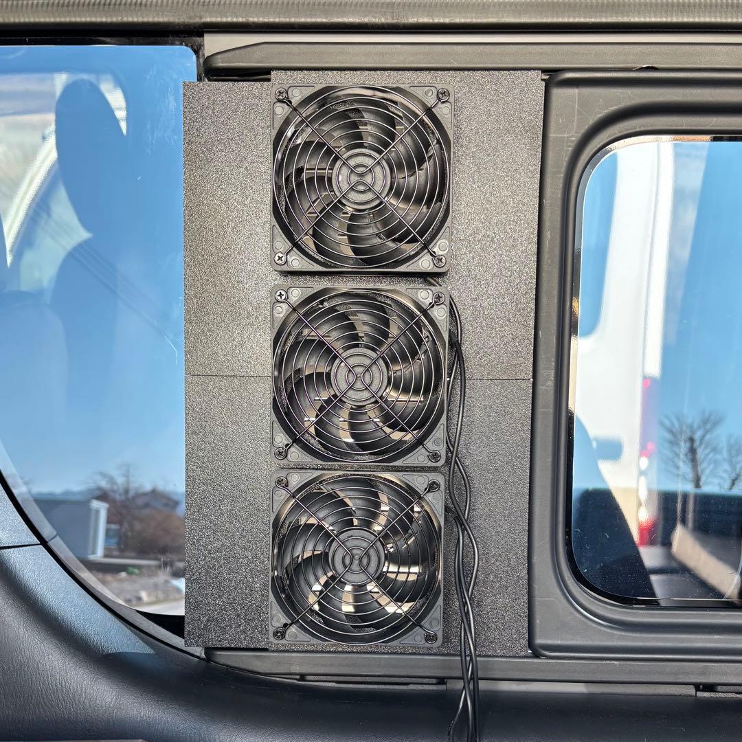 ハイエース 換気扇 4型 〜 USBファン 3連 ルーバー ABS製 運転席側