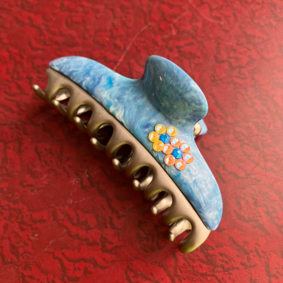 acca ヘアクリップ Mサイズ ほぼ未使用美品【最終値下げ！明日まで】 ヘアクリップ】ツヤを宿したオールブラックの魅力 | acca(アッカ