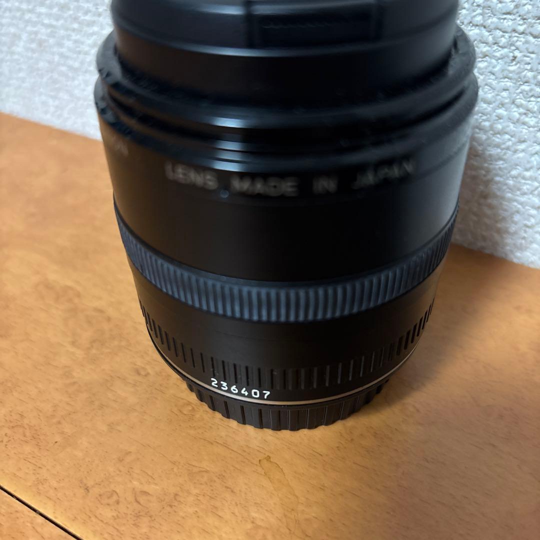 EF 50mm f/2.5 Compact Macro レンズ
