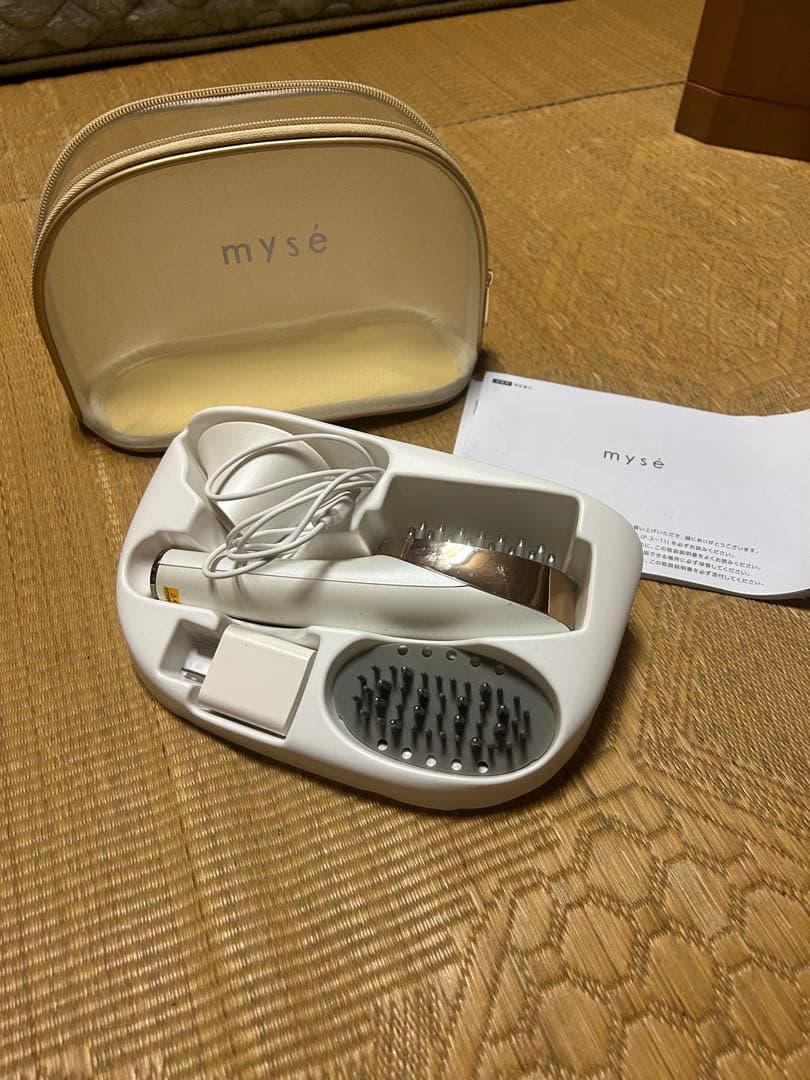 mysé 美顔器 ホワイト 充電器・スタンド付き