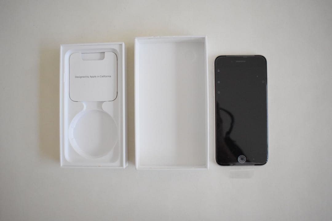 当日発送 新品 未使用iPhone SE 第3世代 64GB スターライト