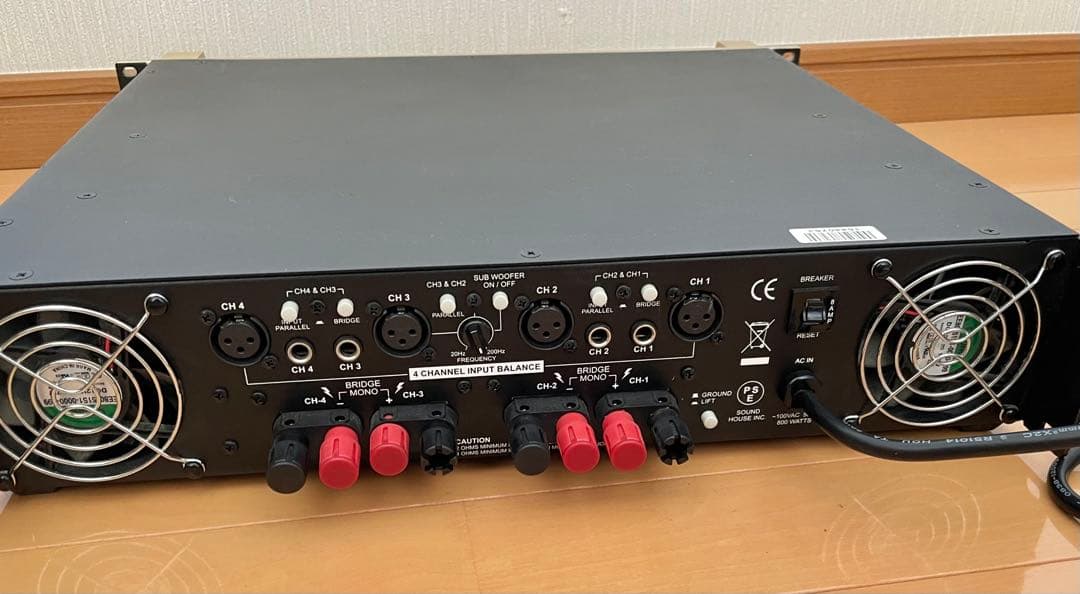 【値下げ交渉可！】CLASSIC PRO 「CP4100」パワーアンプ-おまけ付