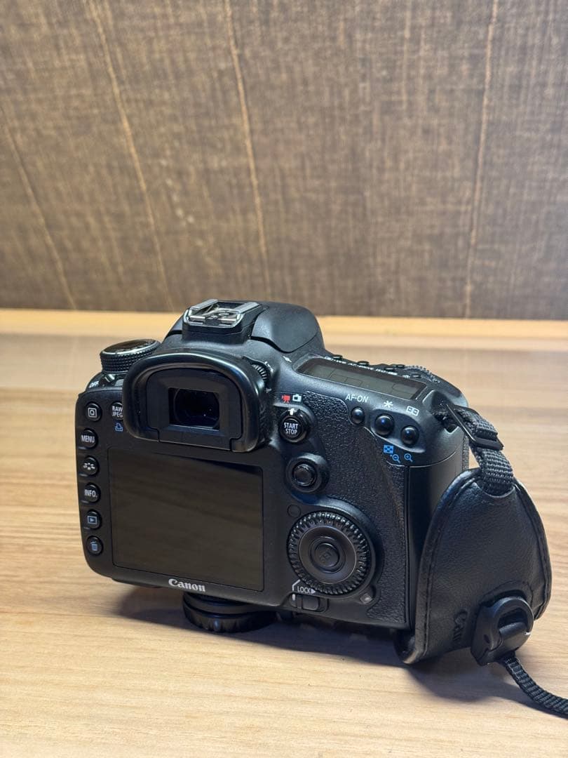 Canon EOS 7D デジタル一眼レフカメラ 本体