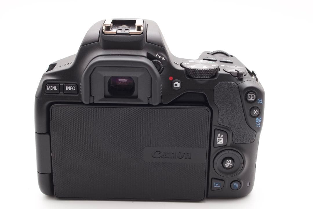 ゲリラセール！Canon EOS Kiss X10 トリプルレンズWi-Fi機能