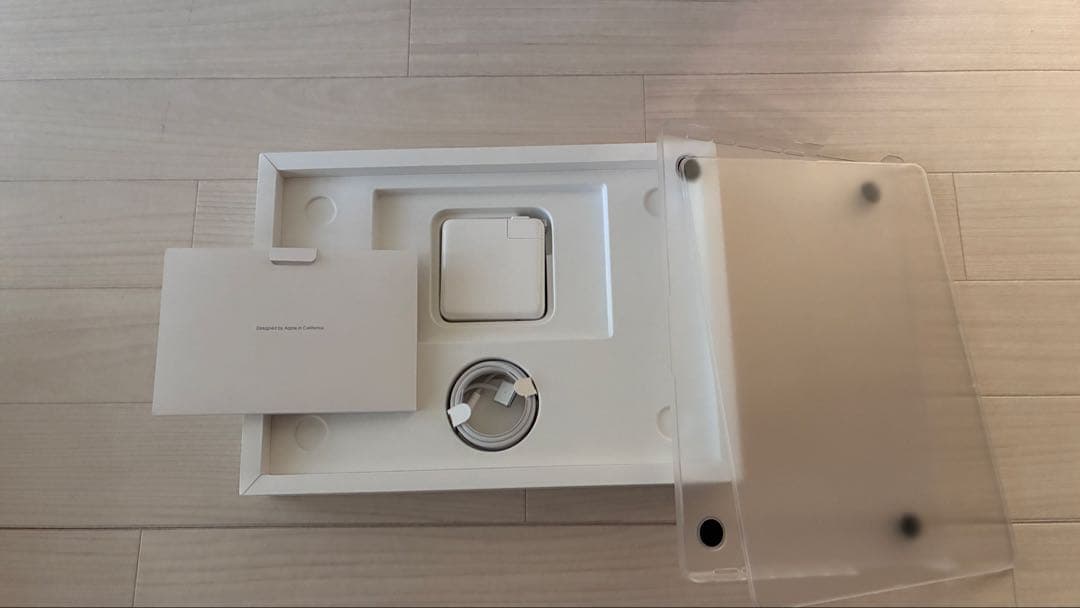 美品 MacBookPro M4Pro 24GB 1TB シルバー