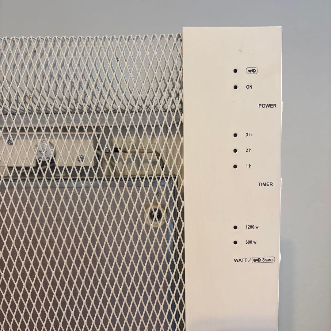 Electrolux エレクトロラックス　遠赤外線パネルヒーター