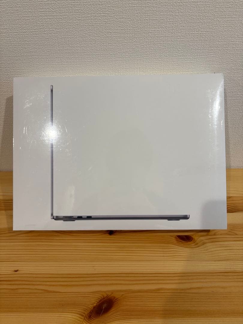 新品MacBook Air (M2)、メモリ8GB、SSD512GB