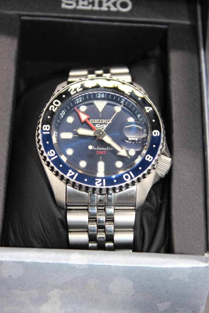 期間限定】SEIKO5 GMT 青黒べセル 4R34-00A0 SBSC003 - メルカリ