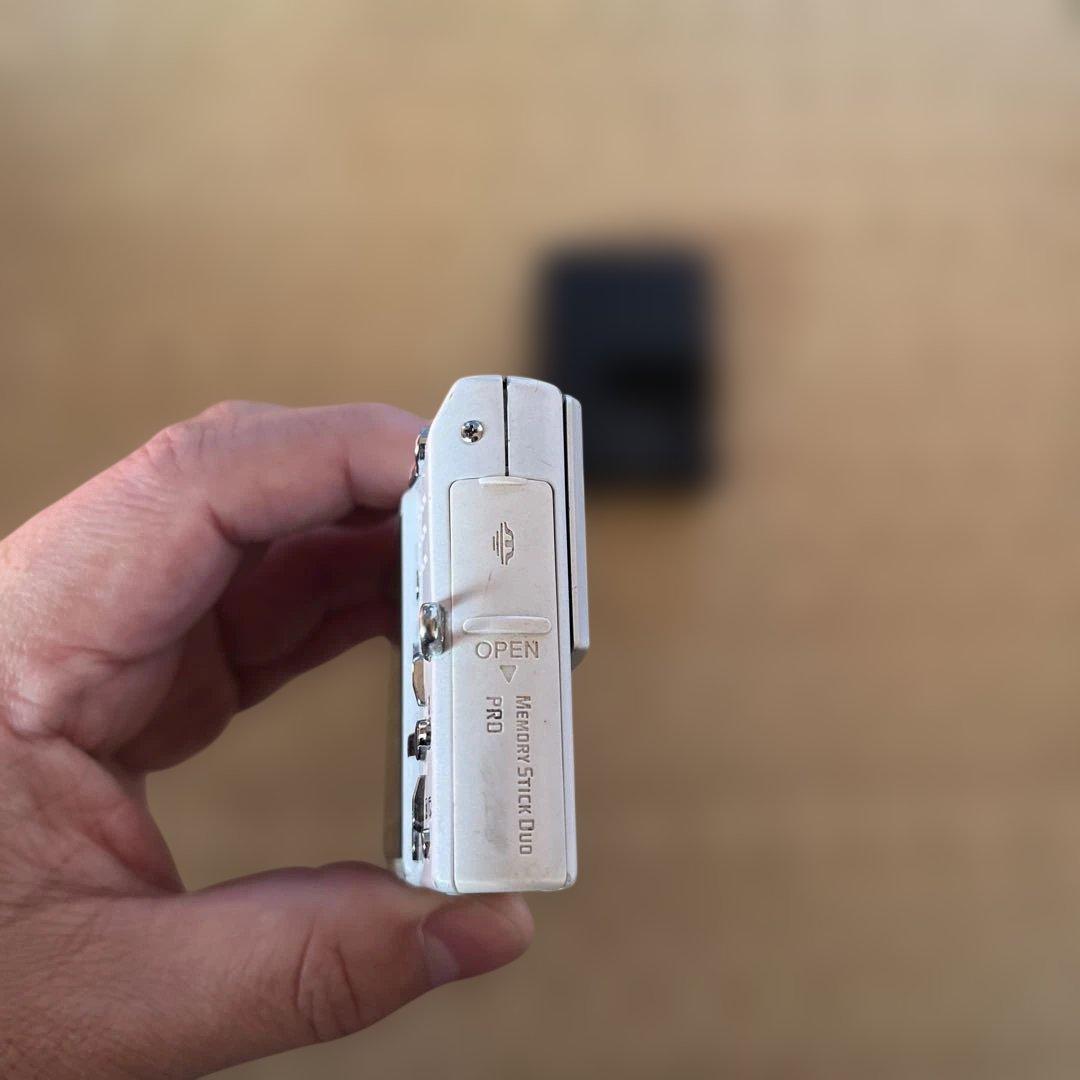 デジタルカメラ SONY Cybershot DSC-T10