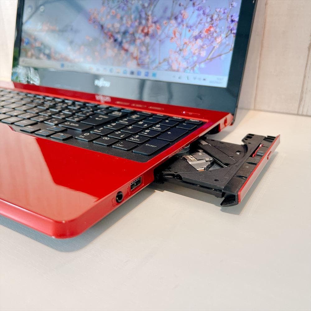 ✨月末セール✨富士通ノートPC 第5世代 SSD240GB HN303