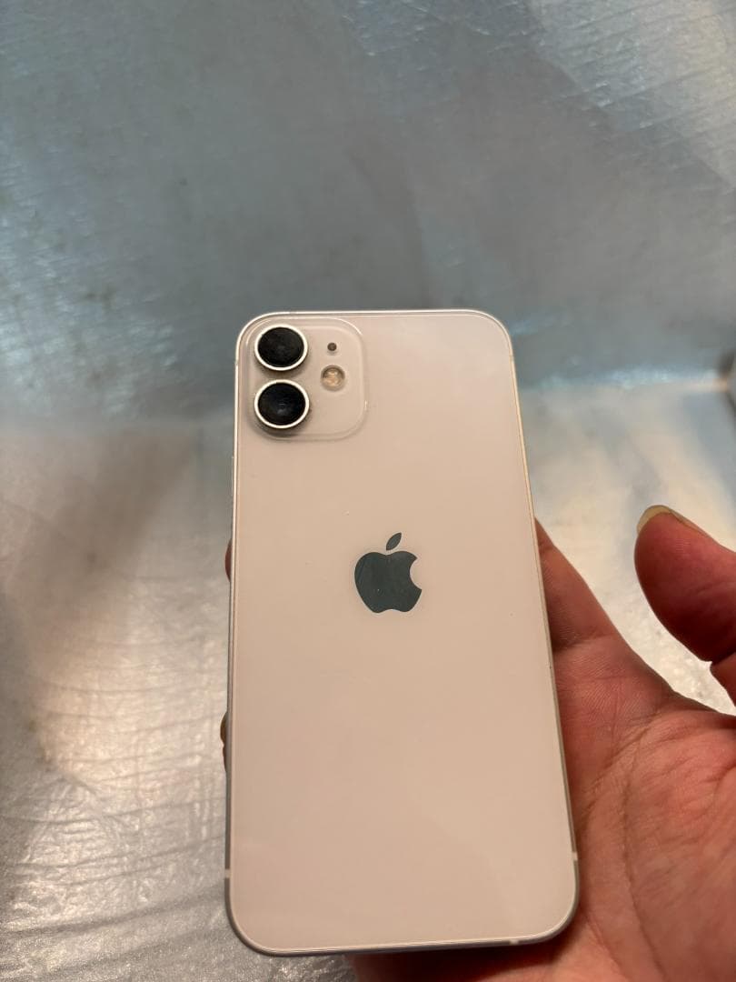 iPhone 12 mini ホワイト