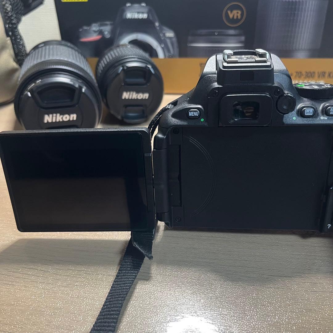 Nikon D5600 デジタル一眼レフ ダブルズームキット